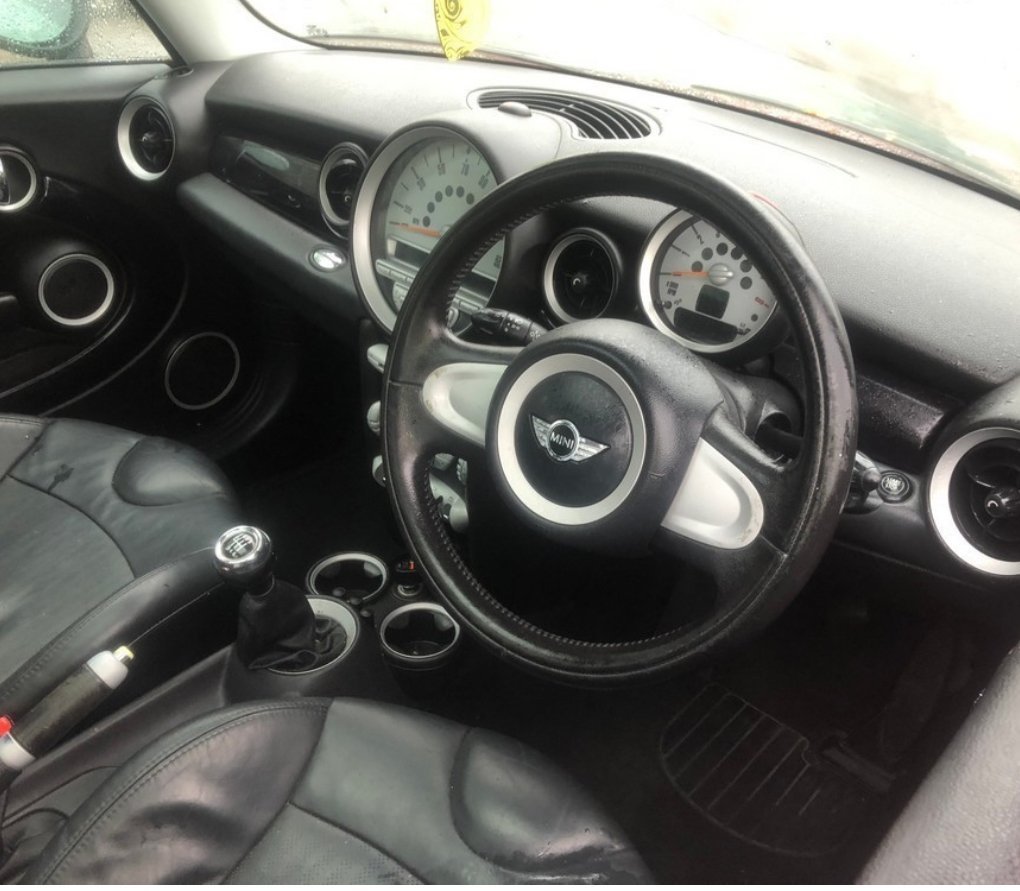 MINI COOPER 1.5 PETROL MANUAL